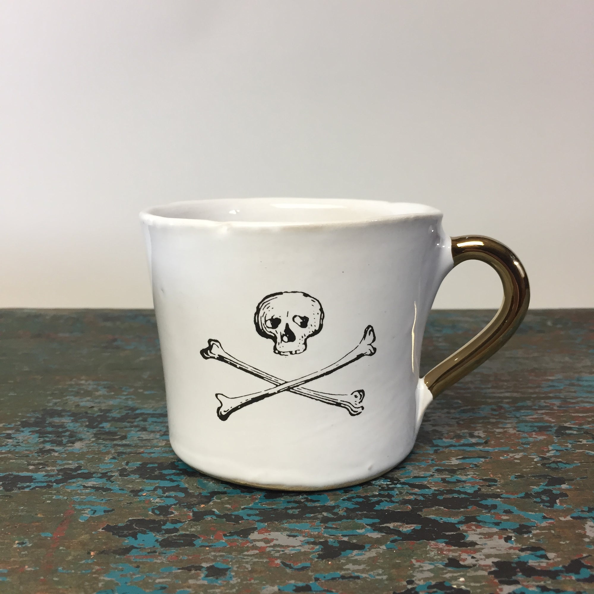 Kuhn Keramik Skull and Crossbones 'Glam' Medium Coffee Cup