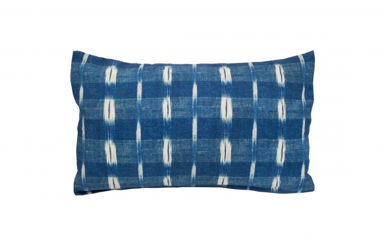 Antoinette Poisson Large Pillow in Flamme Indigo