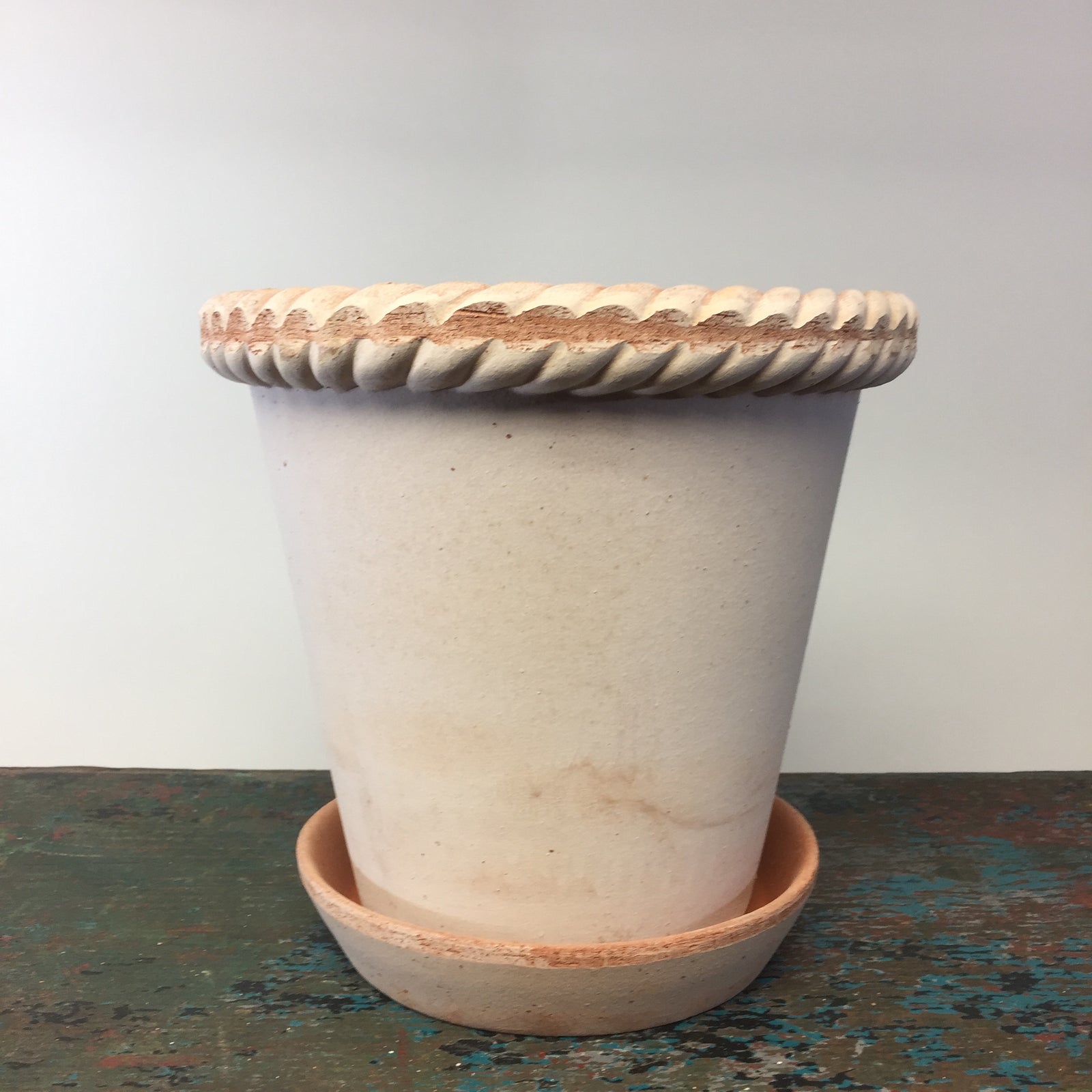 Bergs Emilia Pot with Saucer #21