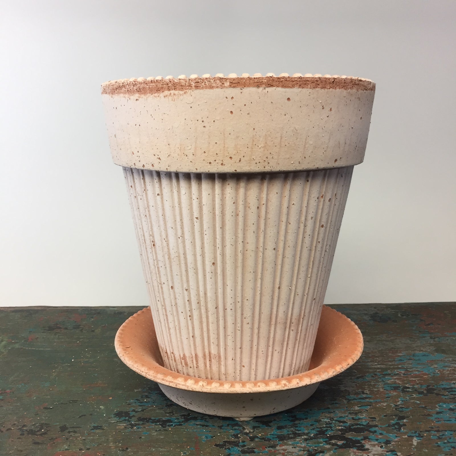 Bergs Simona Pot with Saucer #18