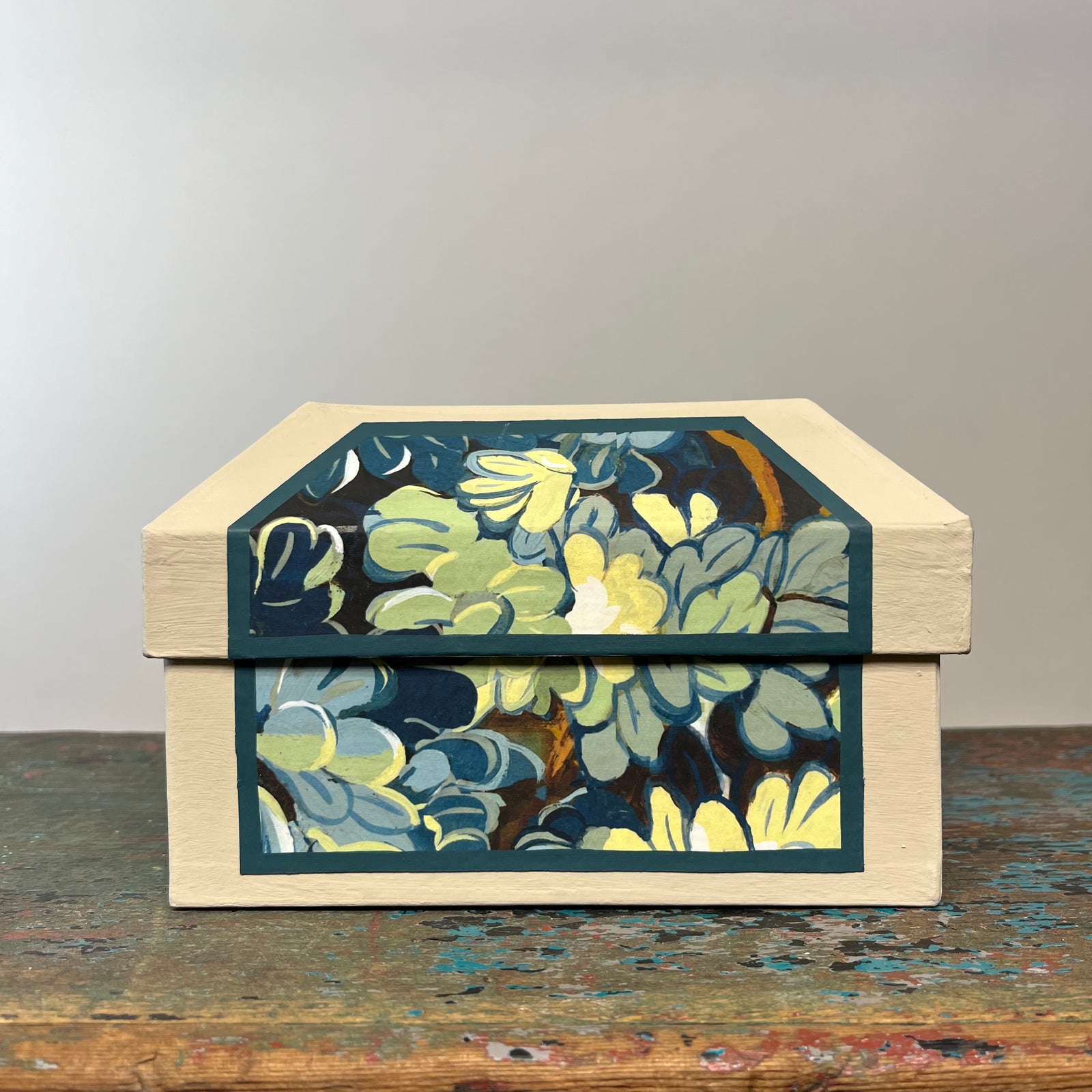 Antoinette Small Wedding Box in Joli Bois