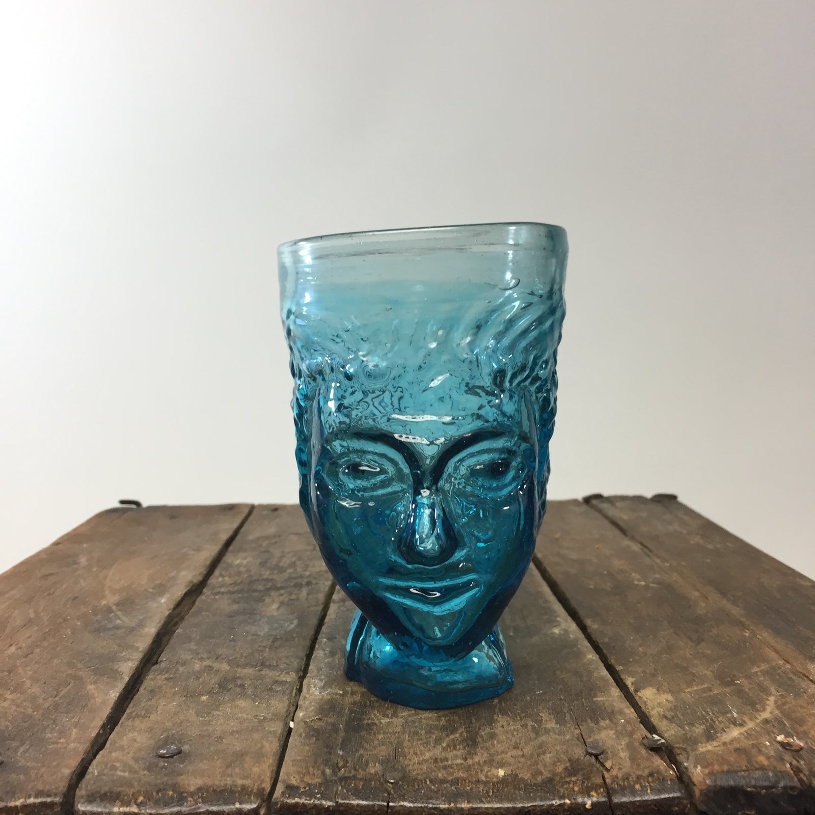 Verre Tete Aqua by La Soufflerie