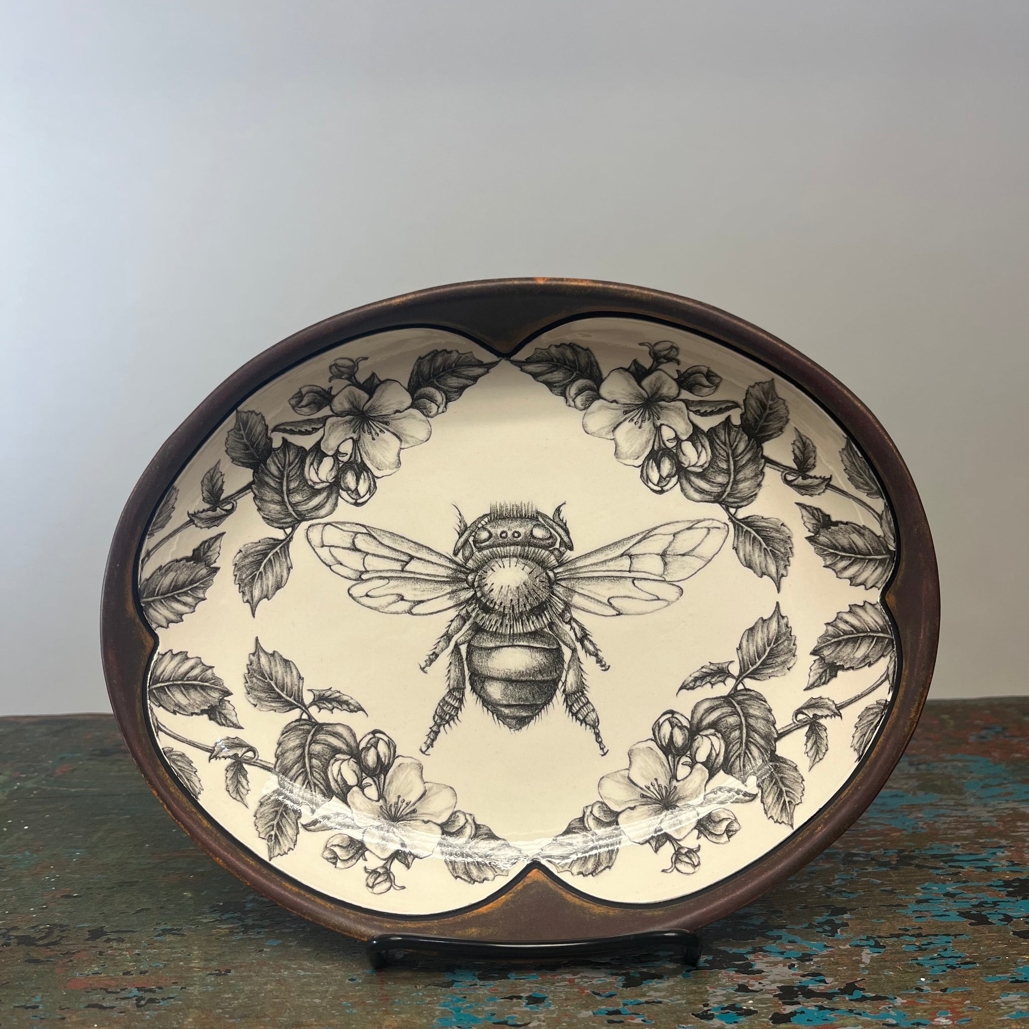 Laura Zindel Honey Bee Small Serving Dish - ISLES STUDIO