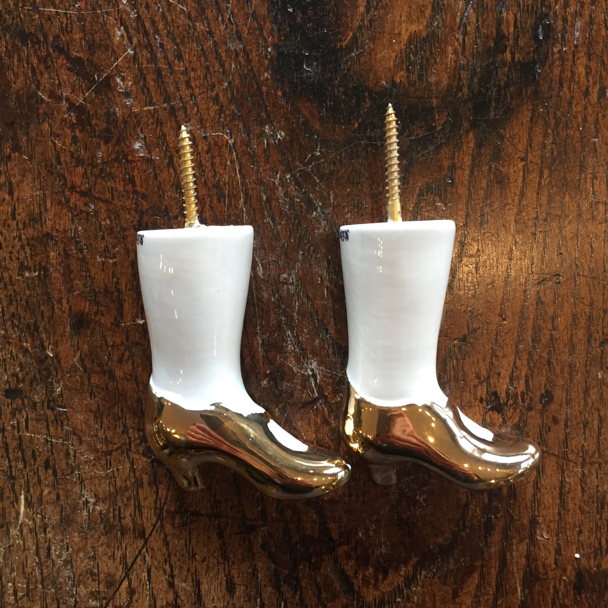 Practical Shoe Pair of Hooks in Deluxe Gold by Kuhn Keramik