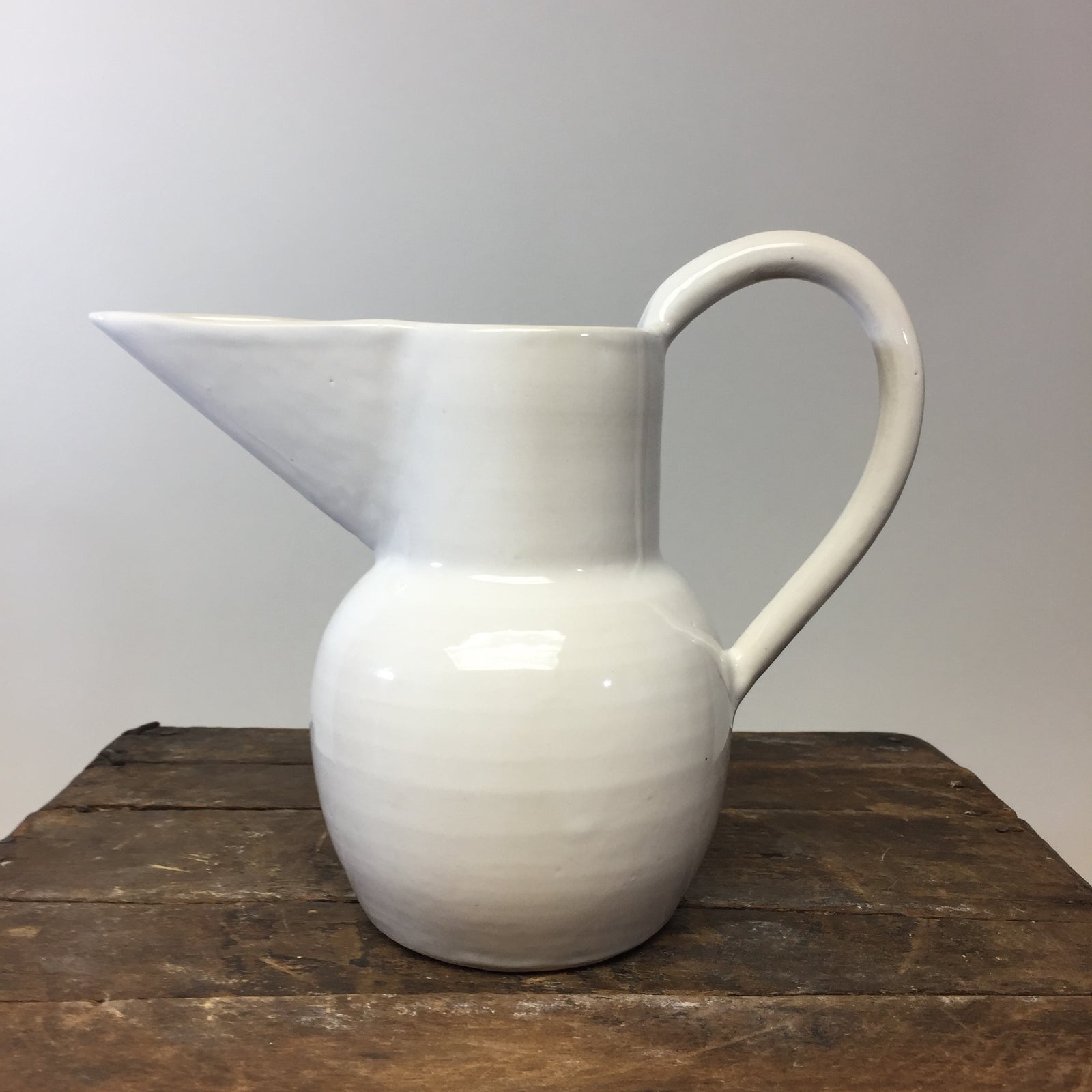 Belly Beak PItcher 5 Glossy White