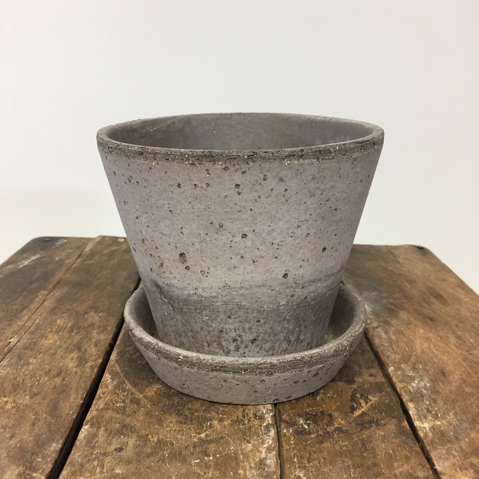 Julie Pot Grey #12 With Saucer