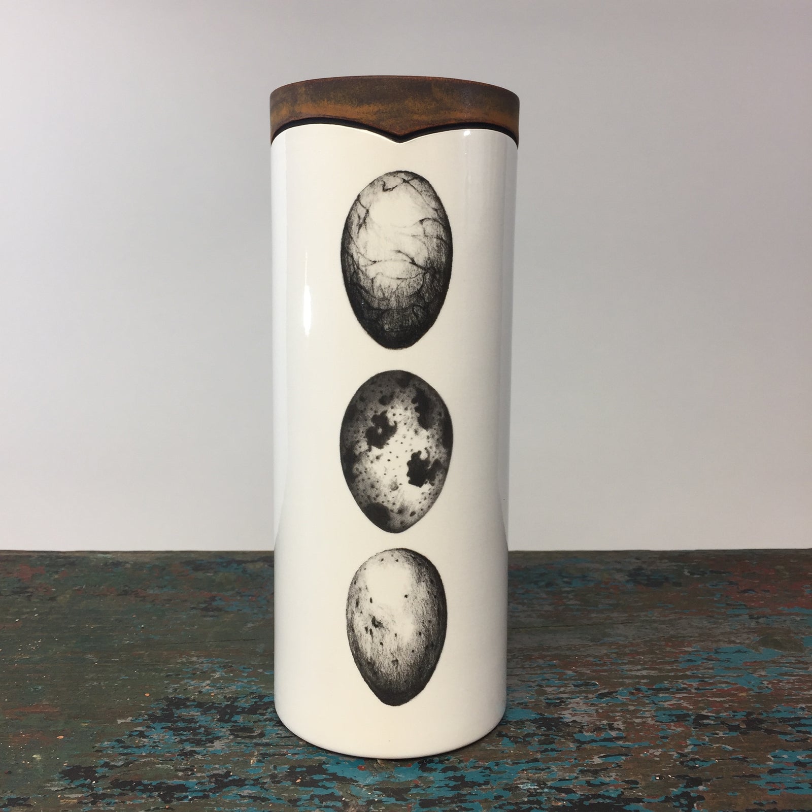 Laura Zindel 3 Eggs Small Vase