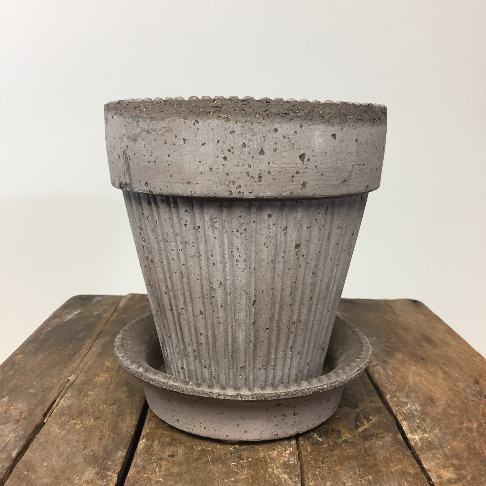 Simona Pot Grey #14 With Saucer